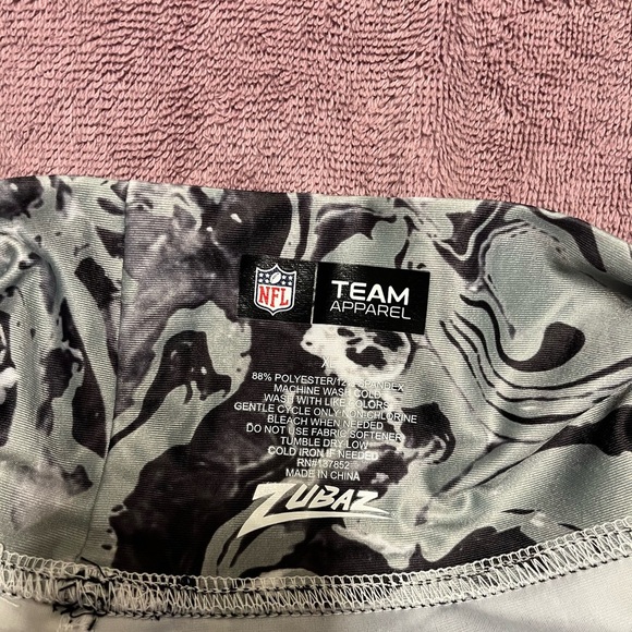 Raiders women’s Black and Gray Riders by Lee Leggings - Picture 6 of 8